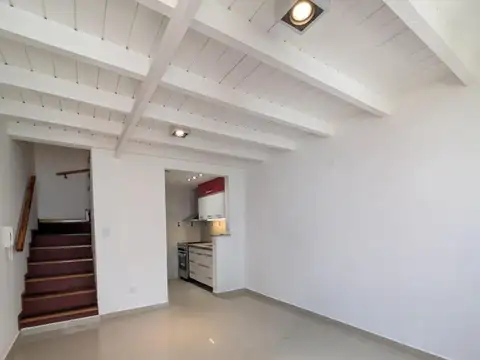 Depto Tipo Casa 4 ambientes con 1 baño