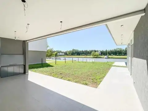 Venta casa 7 amb al río barrio San Juan Villanueva Tigre