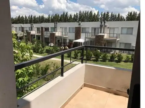 Departamento en Alquiler con 1 cocheras