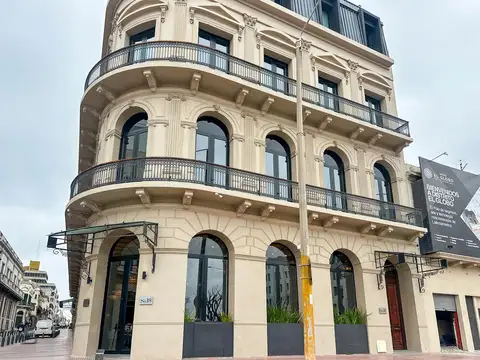 Oficina en Alquiler en Ciudad Vieja, USD 4.541