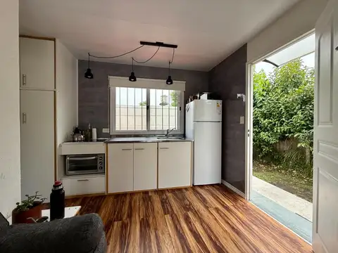Casa 2 ambientes con 1 baño