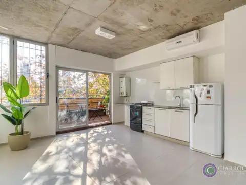 Godoy Cruz y Costa Rica - Luminoso Departamento de 2 ambientes c/ Amplio Balcón y COCHERA FIJA