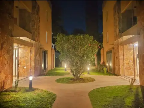 ALQUILA DEPARTAMENTO amoblado- DUPLEX -2 AMB. B° CERRADO JARDINES DE SARAVI-PILAR