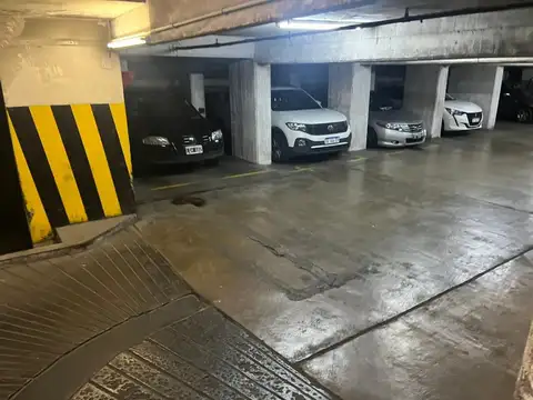 Venta de cocheras en Av. de Mayo renta/ uso propio