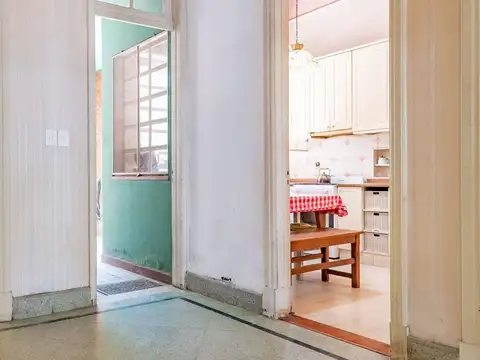 Depto Tipo Casa en Venta en Abasto, USD 150.000