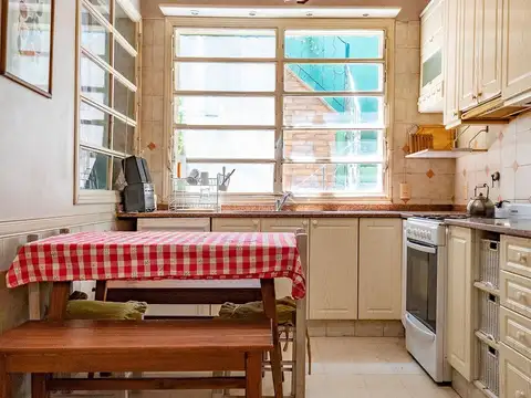 CASA 3 DORMI CON PATIO Y QUINCHO EN VENTA ABASTO