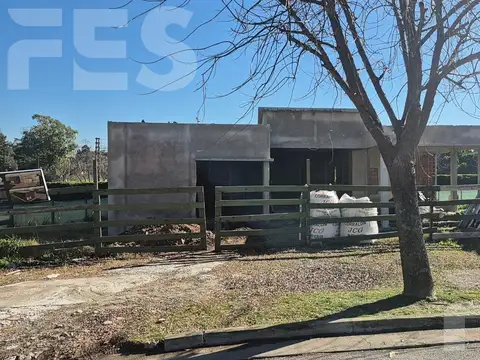 Casa en Venta con 2 cocheras