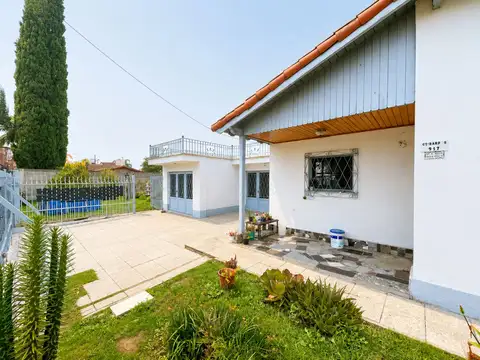 VENTA CASA 4 AMB CIUDAD EVITA DOBLE COCHERA PATIO