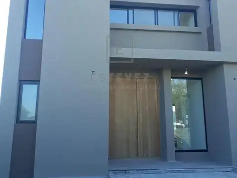 Casa en Venta en El Canton - Norte, USD 369.000