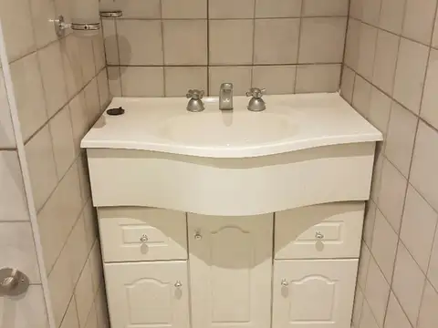 Casa en Alquiler con 2 cocheras