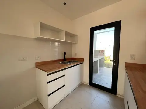 Casa en Venta con 1 cochera