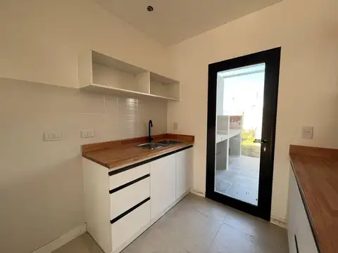 Casa en Venta con 1 cochera