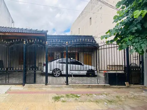 PH TIPO CHALET AL FRENTE CON COCHERA Y TERRAZA