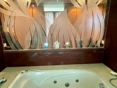 Casa 7 ambientes con 5 baños