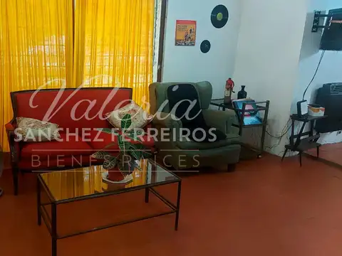 Casa 6 ambientes con 2 baños