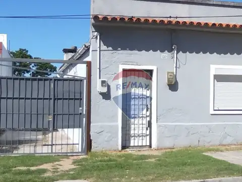 VENTA CASA + APTO CON RENTA - FLOR DE MAROÑAS