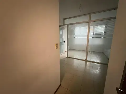 Oficina en Alquiler al Norte