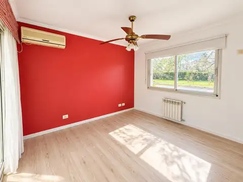 CASA EN VENTA EN CAMPOS DE ÁLVAREZ  – 5 AMBIENTES