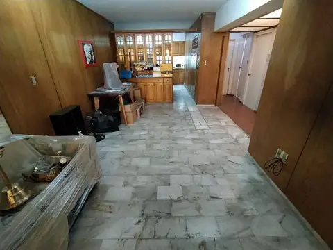 Casa 6 ambientes con 2 baños