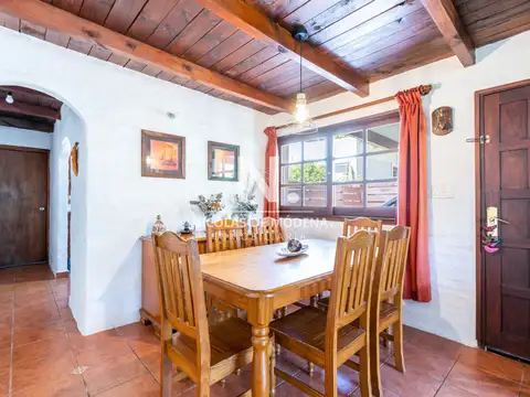 Casa 4 ambientes con 2 baños
