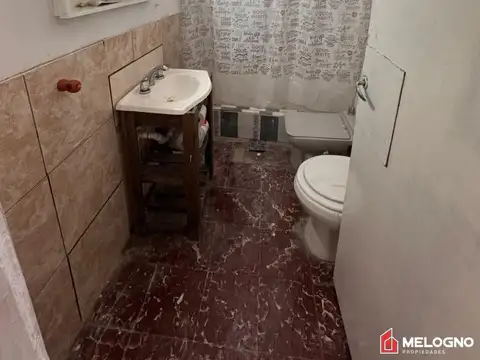 Casa 2 ambientes con 1 baño