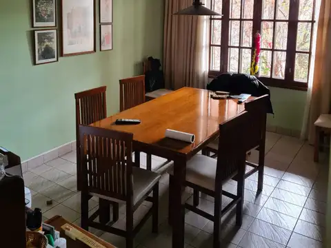 Casa 11 ambientes con 5 baños