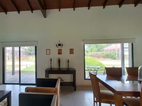 Casa en Alquiler de 3 dormitorios