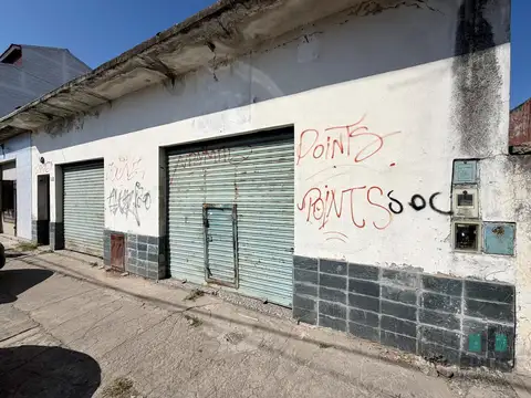 VENTA LOTE CON CASA Y DOS LOCALES COMERCIALES - BANFIELD