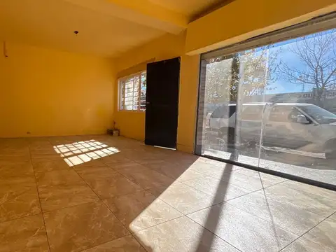 Local en Alquiler en Neuquen, $ 900.000