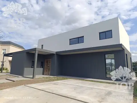 Casa  en venta en islas al agua