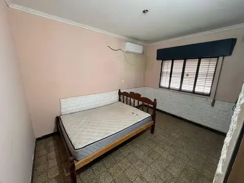 Casa en Alquiler con 1 cochera