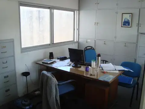 Oficina 4 ambientes con 1 baño