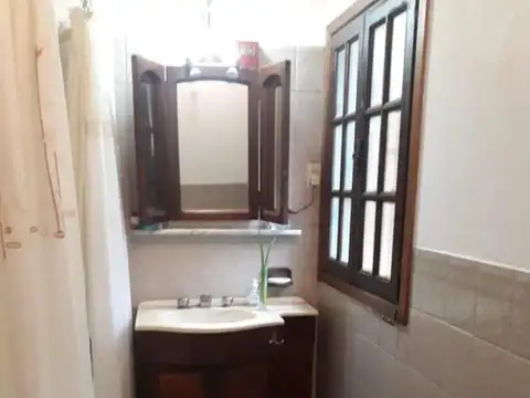 Casa 4 ambientes con 1 baño