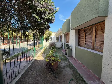 VENDO CASA EN RESIDENCIAL VELEZ SARSFIEL 165 M2 ESCRITURA IMPECABLE !!! PILETA GARAGE 2 AUTOS