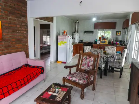 Casa 3 ambientes con 1 baño