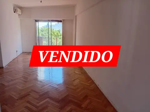 VENDIDO - 4 AMBIENTES AL FRENTE CON BALCON CORRIDO - COCHERA Y BAULERA  5TO PISO  APTO CREDITO.- APTO PROFESIONAL MIRAR VIDEO.-