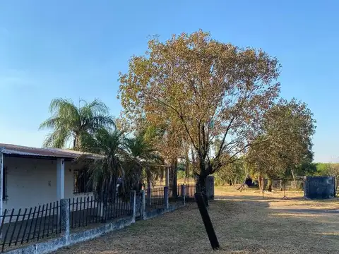 (-27.4729419, -59.0623280)