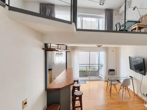Amplio departamento 2 ambientes tipo duplex con cochera a mts del Polo