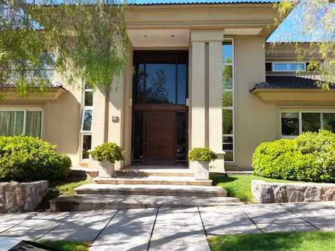  Casa a la venta en B° Dalvian Excelente Propiedad