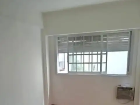 Coronel Ramón Lorenzo Falcón 1600, Piso 1