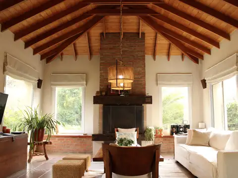 Casa en Venta en Ituzaingo, USD 900.000