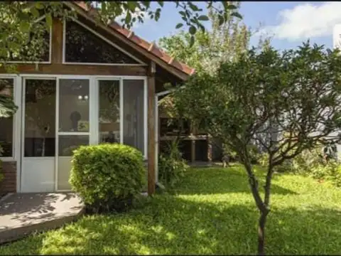 CASA 4 AMBIENTES EN EXCELENTE ESTADO, APTA CREDITO