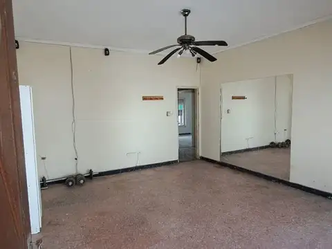 Casa multifamiliar con local en bloque – Morón