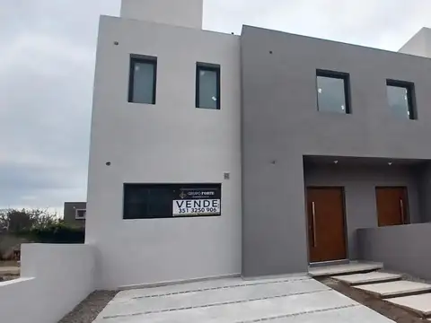 DUPLEX EN VENTA- NUEVO URCA