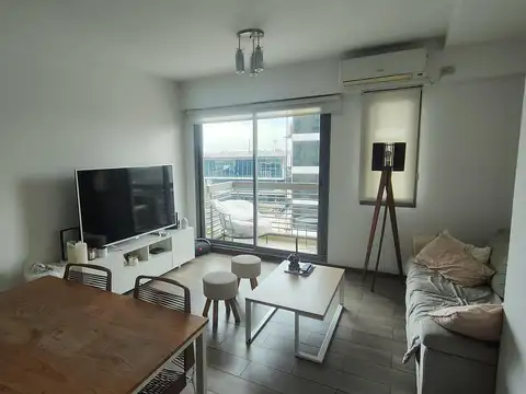 Alquiler de 2 ambientes/Cochera/Baño/Toilette/2 Balcones