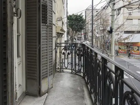 Departamento 7 ambientes con 2 baños