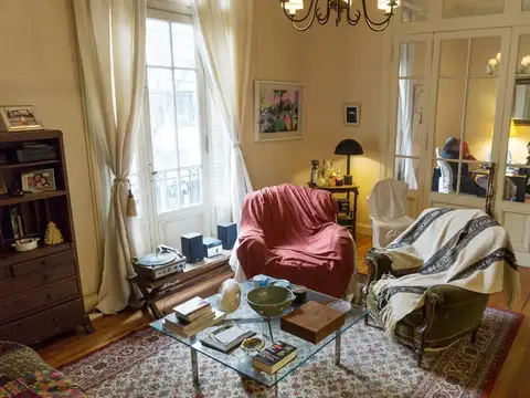 Piso de 7 ambientes.