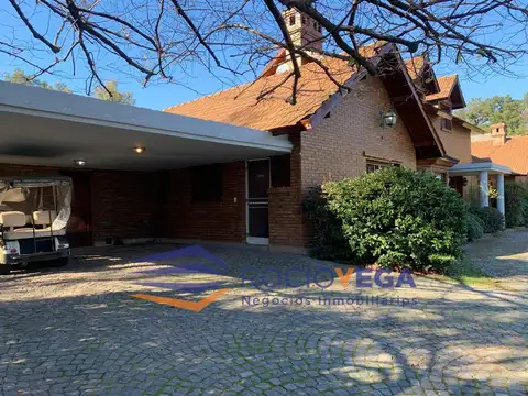 Casa en Venta con 2 cocheras