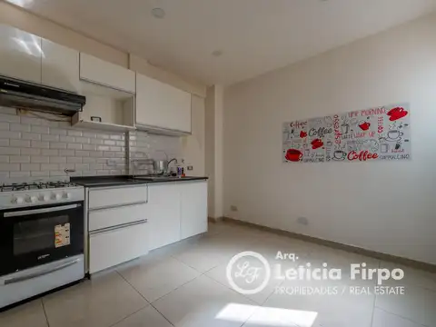 Impecable departamento en Caballito, frente con balcón.