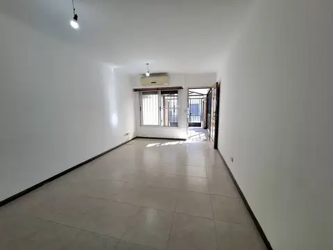 Depto Tipo Casa 2 ambientes con 1 baño